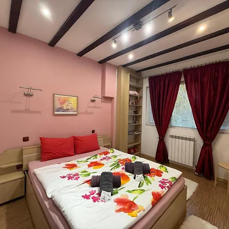 The Maisonette In Sofia's Heart Apartman